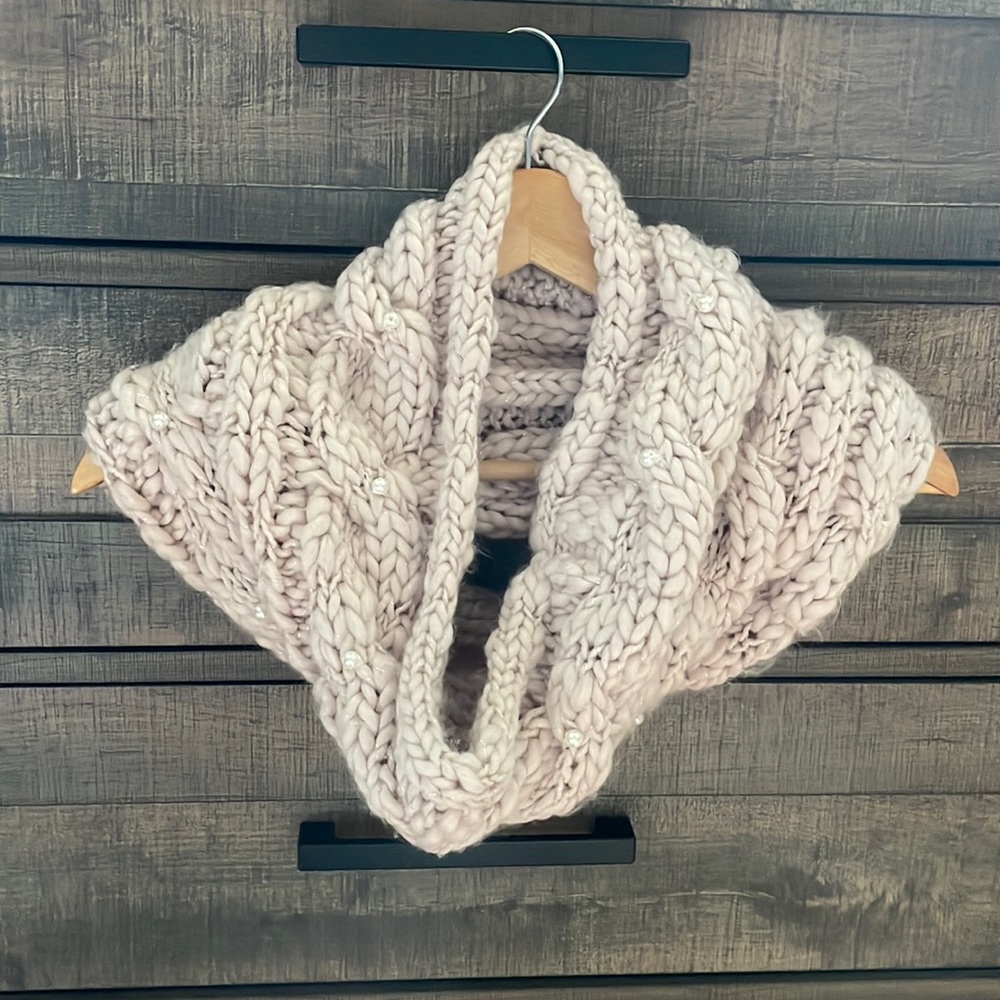 LAST CHANCE! 🎈BETSEY JOHNSON Chunky Knit Light Pink Cowl Neck Scarf